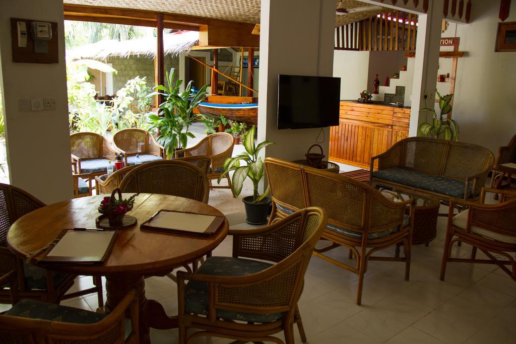 Alvi Star Inn Thulhaadhoo Exterior photo