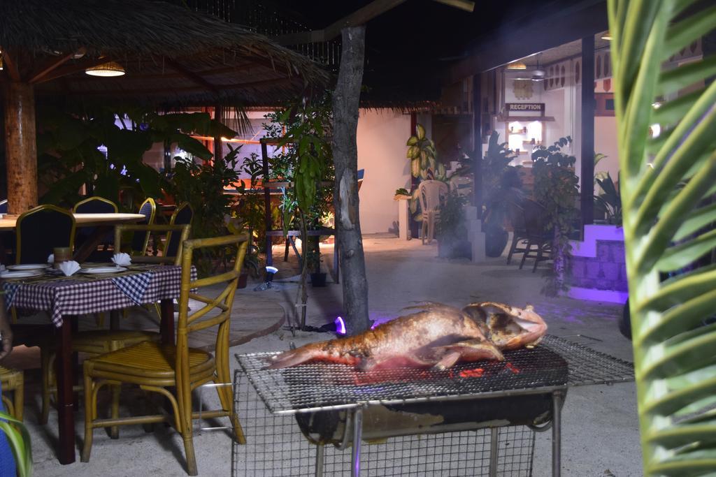 Alvi Star Inn Thulhaadhoo Exterior photo