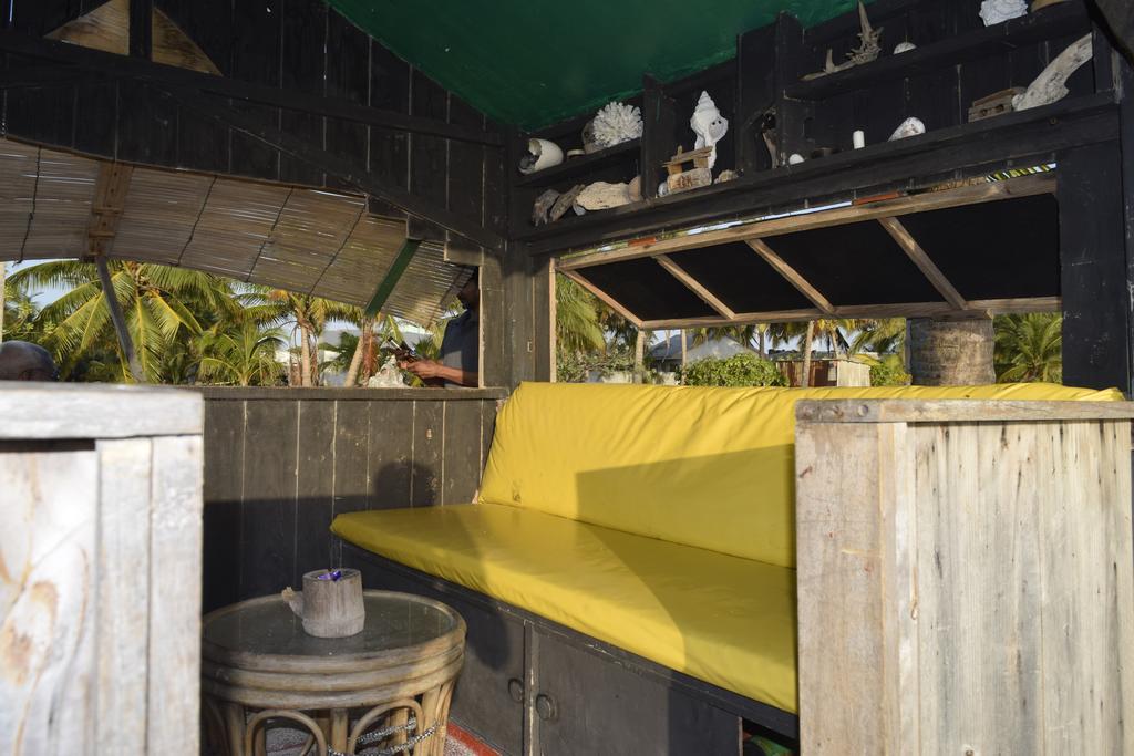 Alvi Star Inn Thulhaadhoo Exterior photo