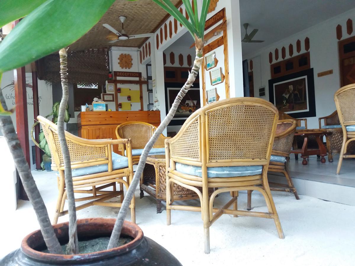 Alvi Star Inn Thulhaadhoo Exterior photo