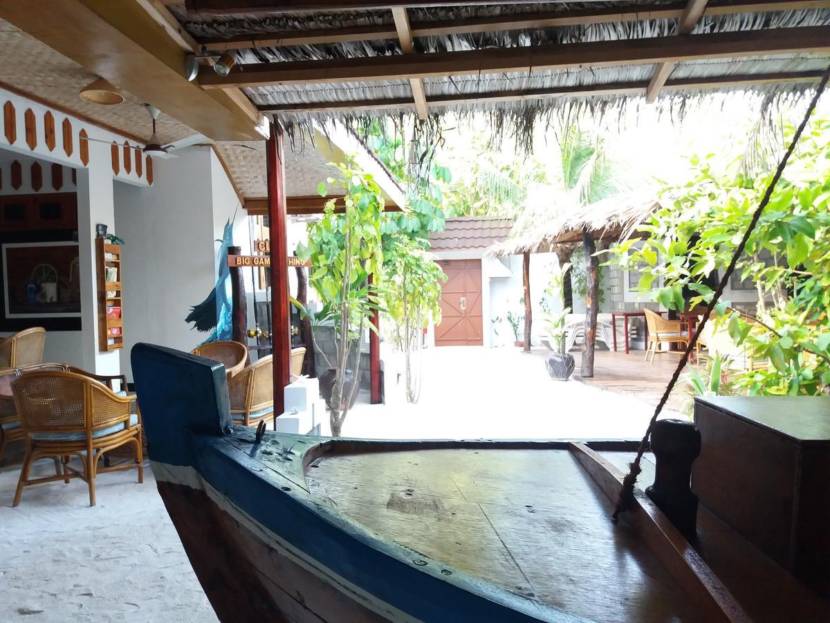 Alvi Star Inn Thulhaadhoo Exterior photo
