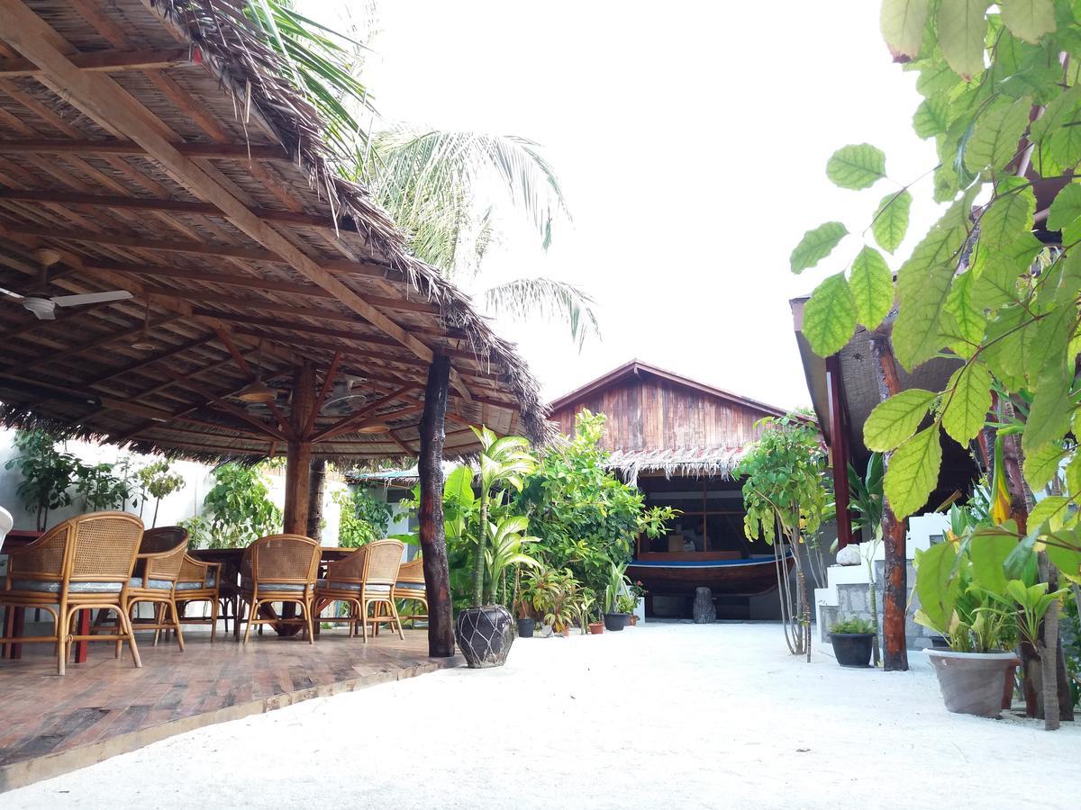 Alvi Star Inn Thulhaadhoo Exterior photo