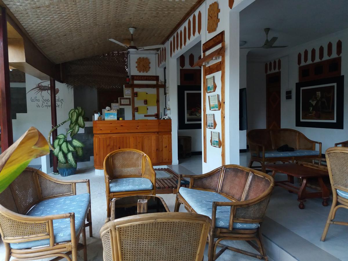 Alvi Star Inn Thulhaadhoo Exterior photo