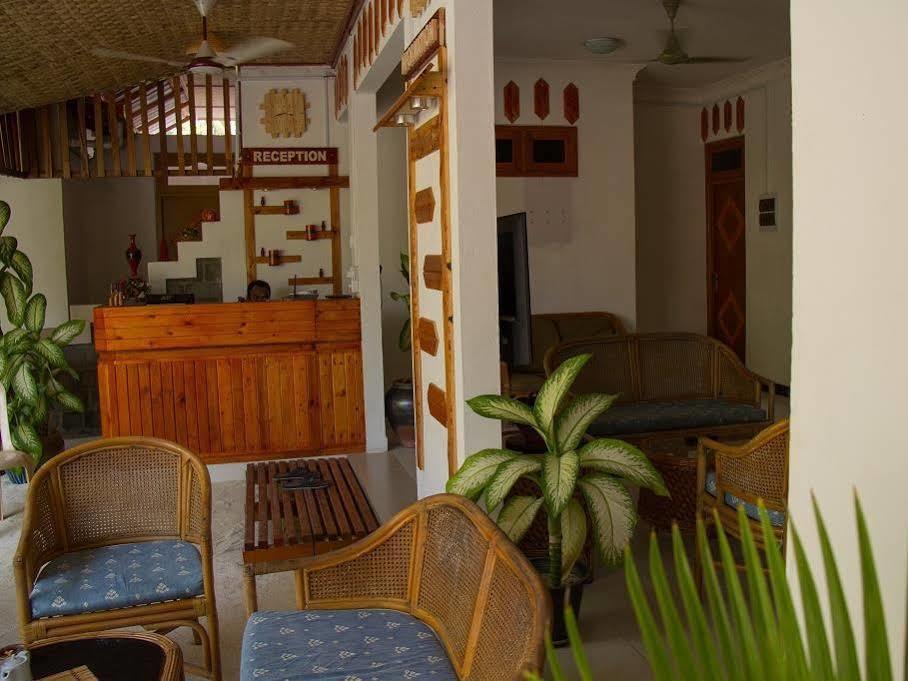 Alvi Star Inn Thulhaadhoo Exterior photo